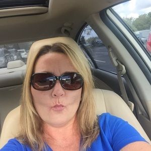 Meet your Posher, Wendy